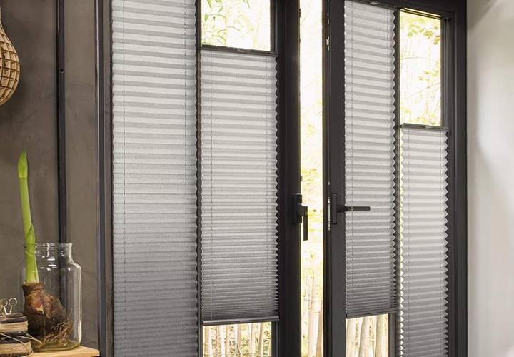 Innovative No-Drill Blinds for Easy Garden Access Through Patio Doors